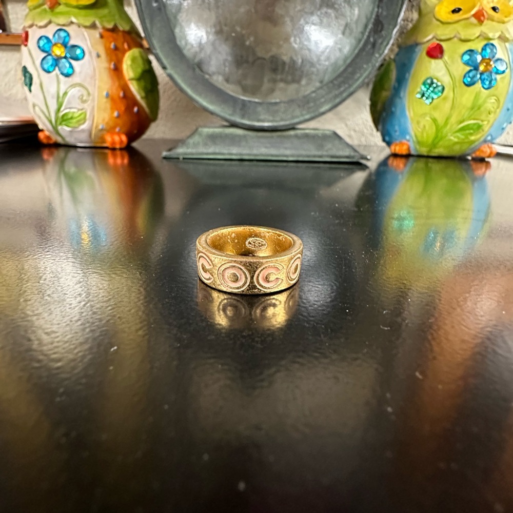 WOW POSHMARK - Authentic Chanel Golden Sparkle Supermodel CC Logo Ring - Picture 6 of 16